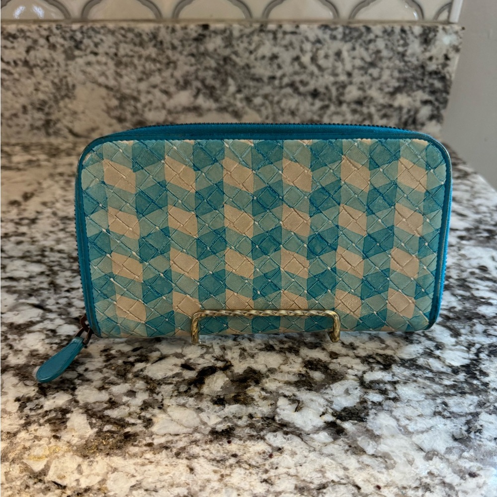 PRICED2SELL🔥Bottega Veneta Intrecciato Turquoise and Beige Leather Wallet*RARE*